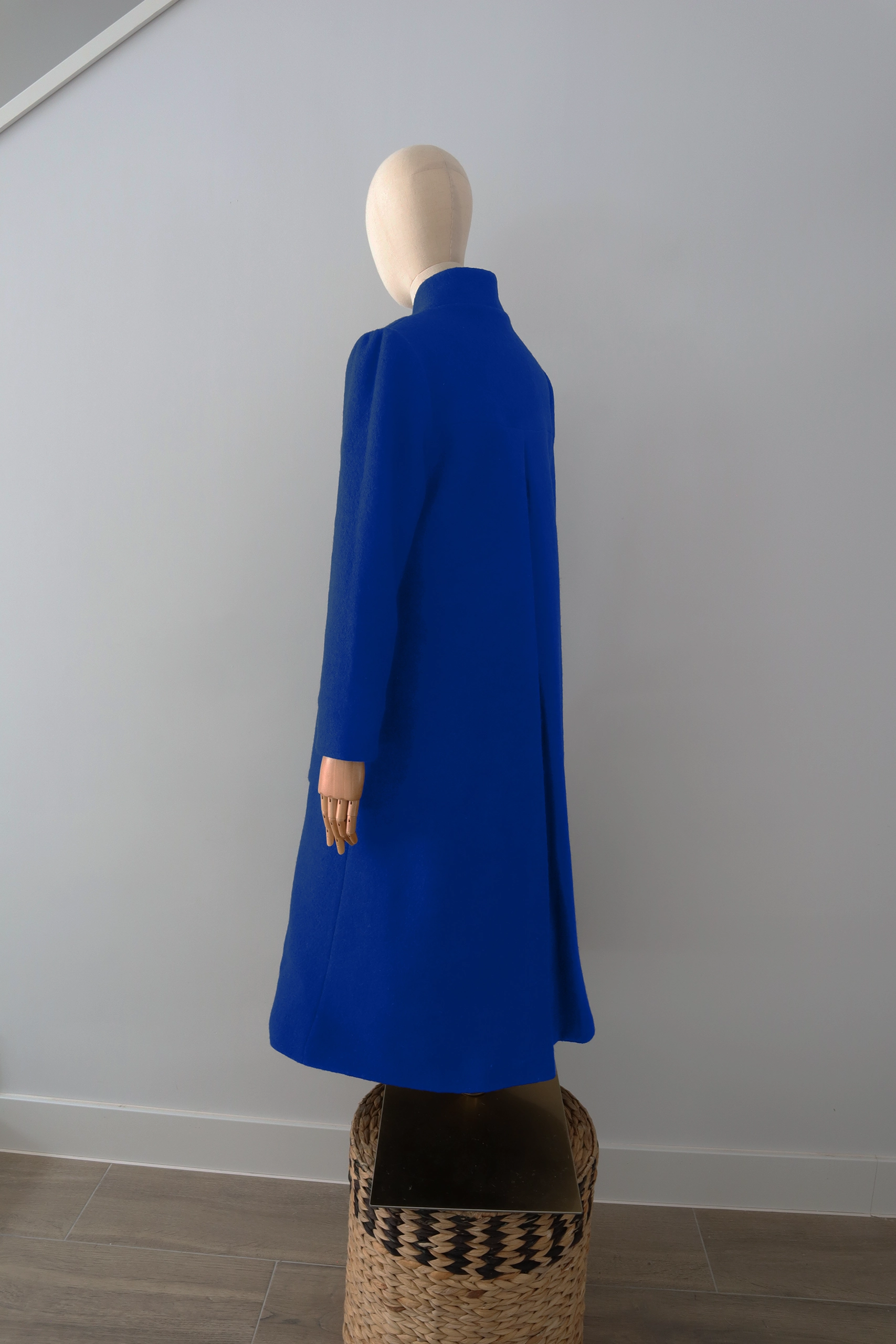 Abrigo Azul Eléctrico Lana Calefactable Ramé Costado