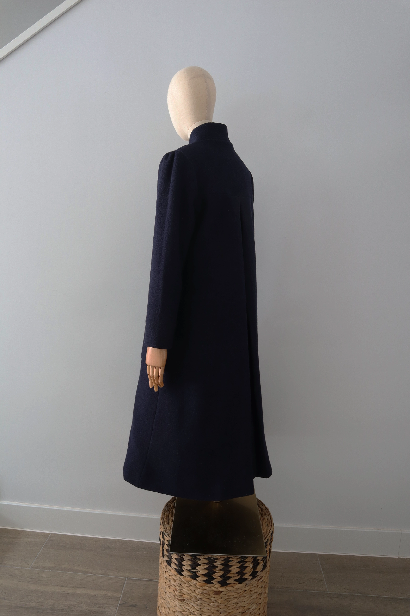 Abrigo Azul Marino Calefactable Mevak Costado