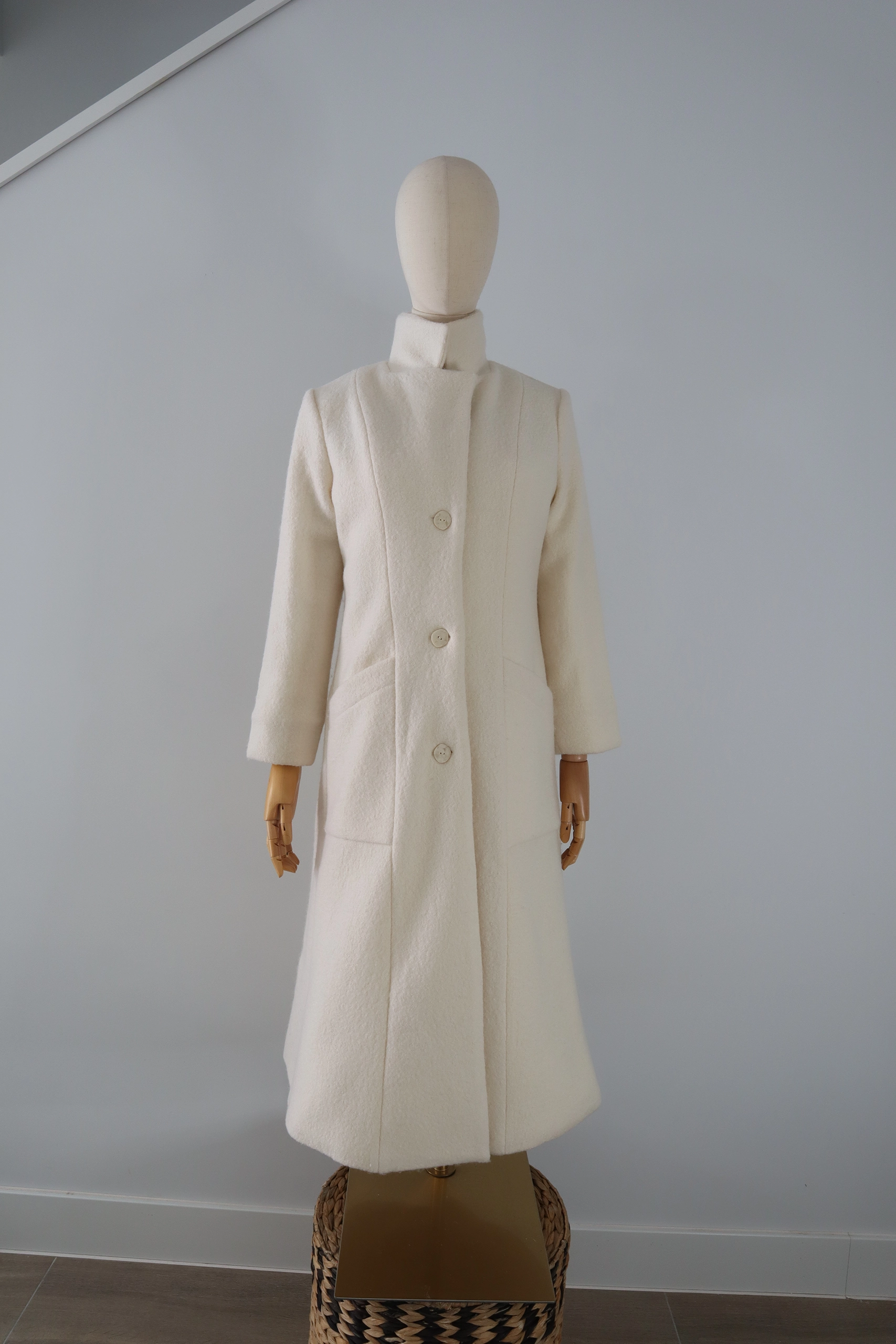 Abrigo Blanco Roto Lana Calefactable Mevak Cerrado