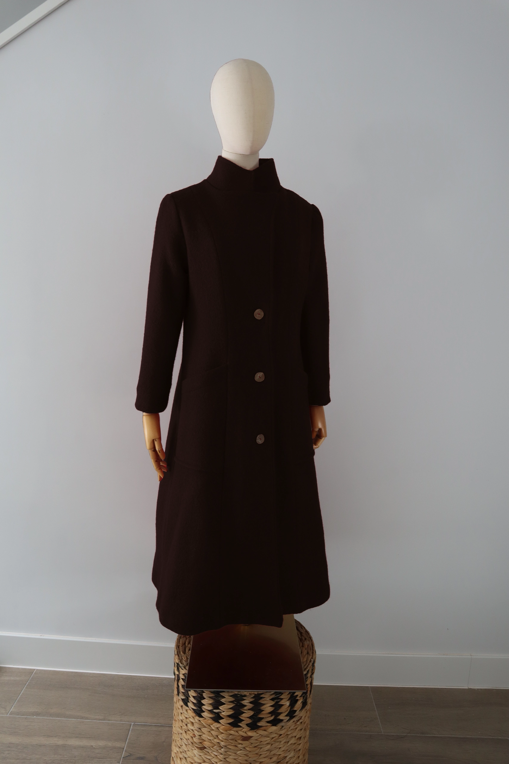 Abrigo Chocolate Lana Calefactable Mevak Cerrado