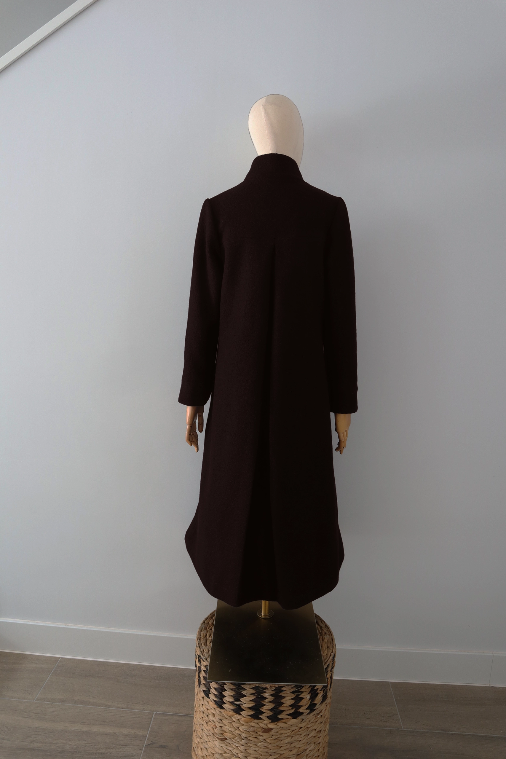 Abrigo Chocolate Lana Calefactable Rame-Mevak Espalda Abrigo Chocolate Lana Calefactable Rame-Mevak Espalda