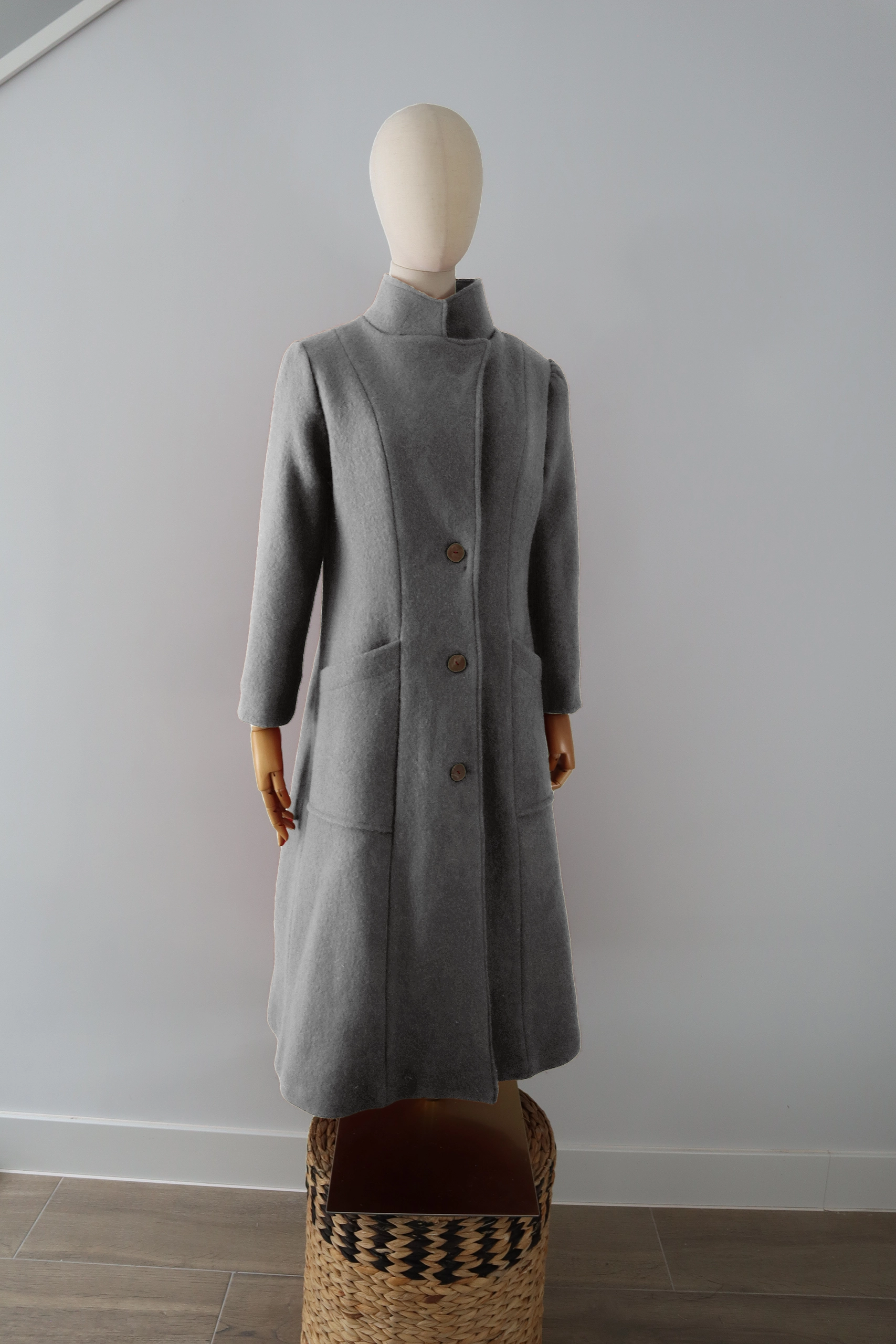 Abrigo Gris Claro Lana Calefactable Mevak Cerrado