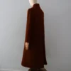 Abrigo Ladrillo Lana Calefactable Ramé Costado