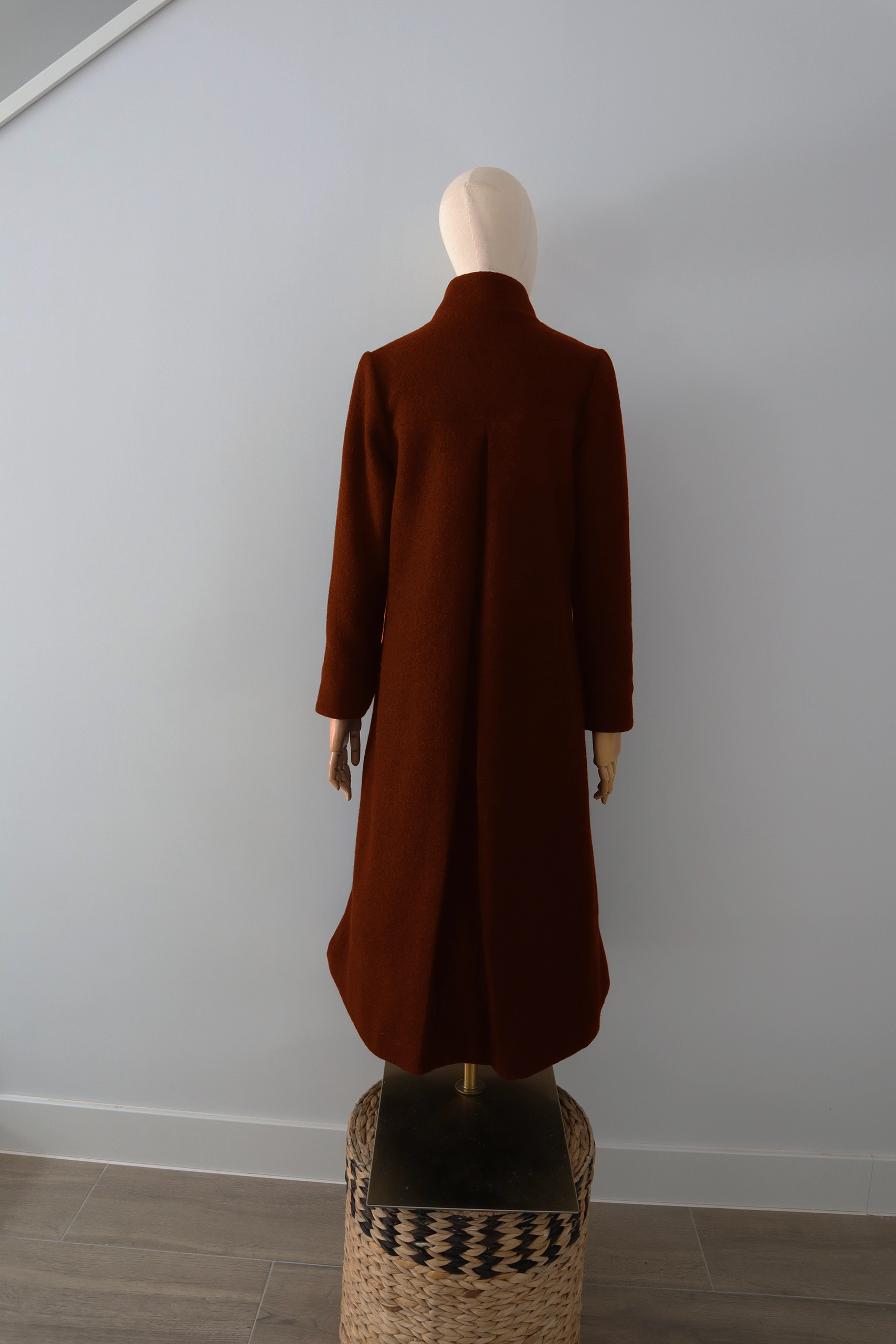 Abrigo Ladrillo Lana Calefactable Rame-Mevak Espalda