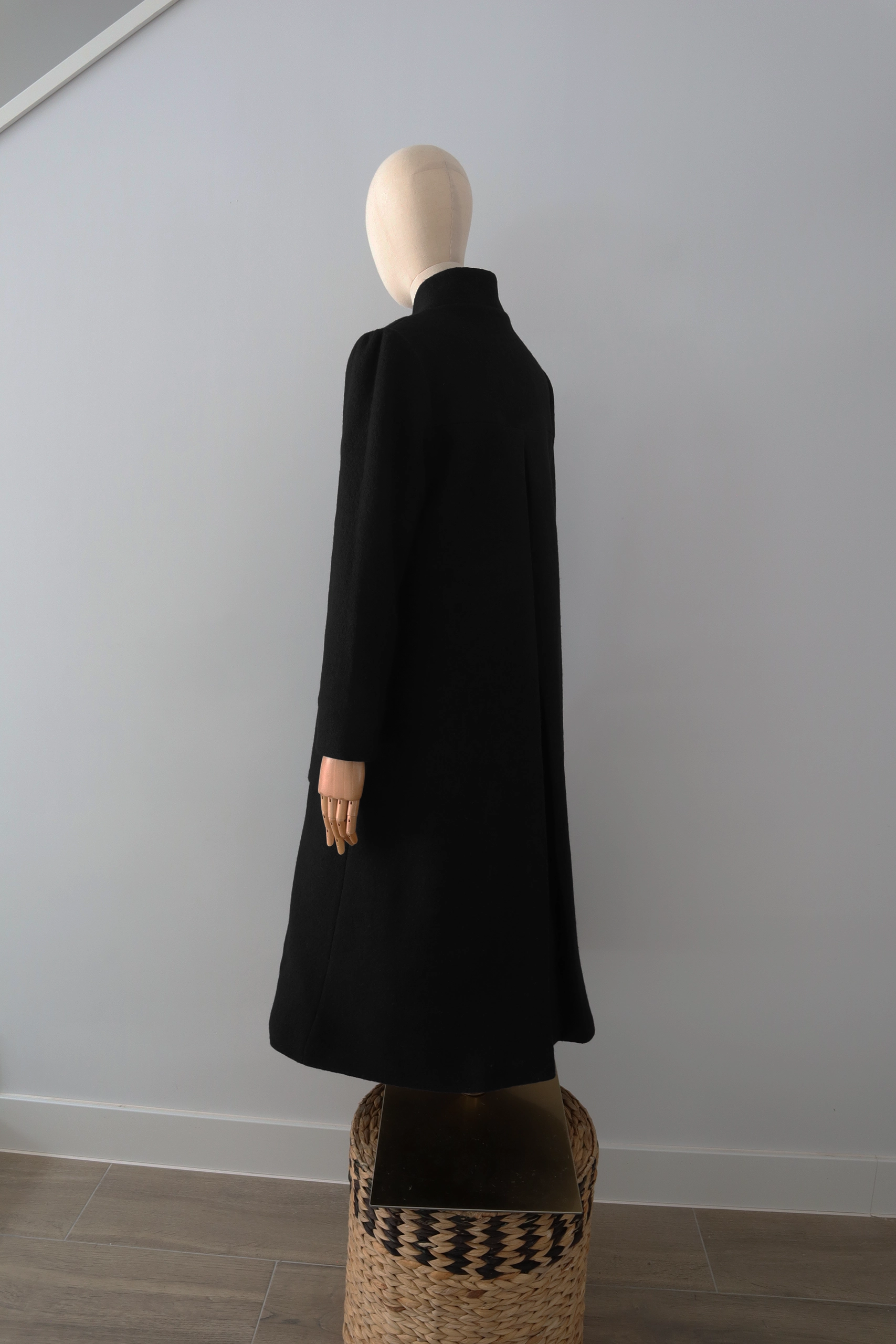 Abrigo Negro Lana Calefactable Ramé Costado