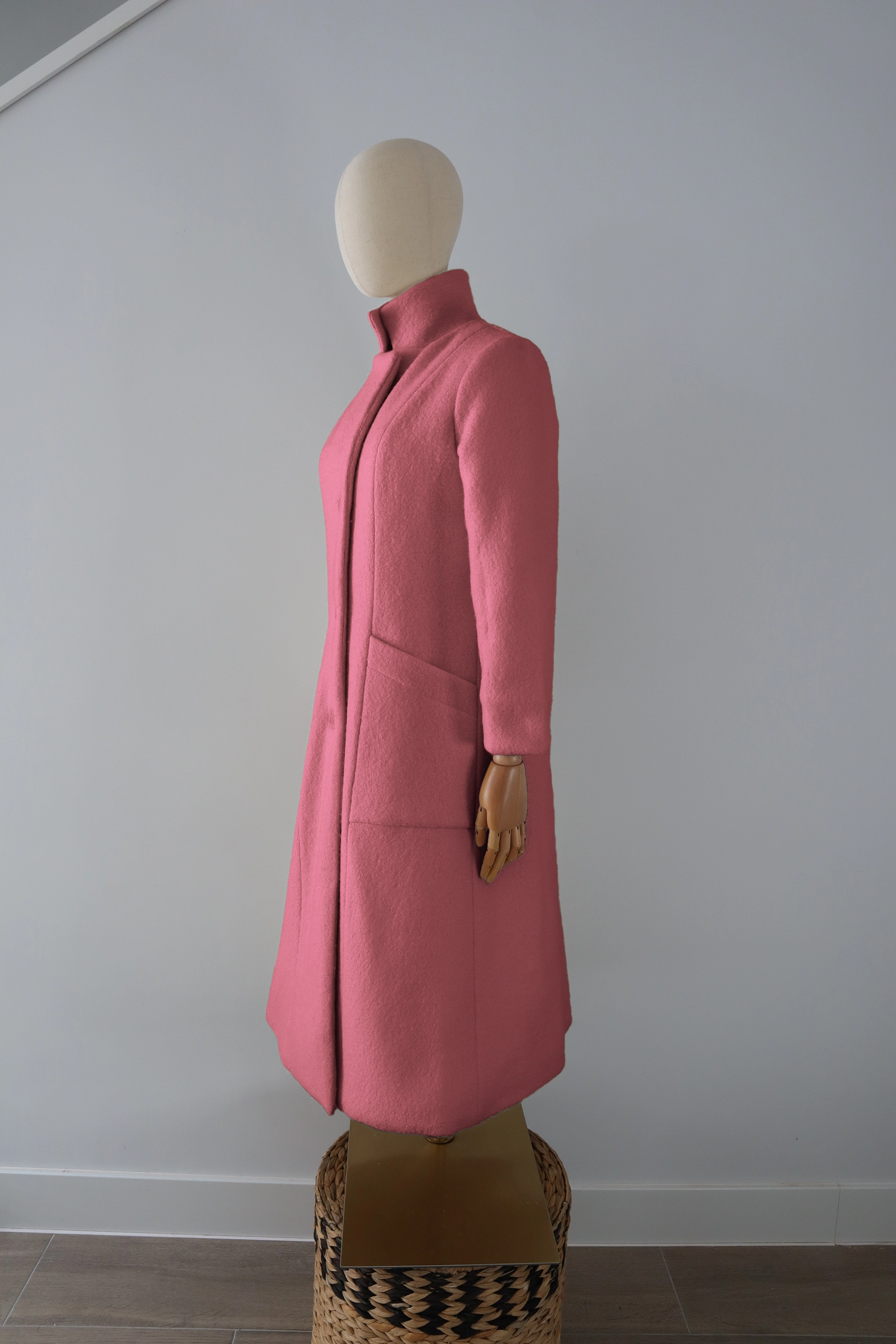 Abrigo Rosado Lana Calefactable Mevak Costado