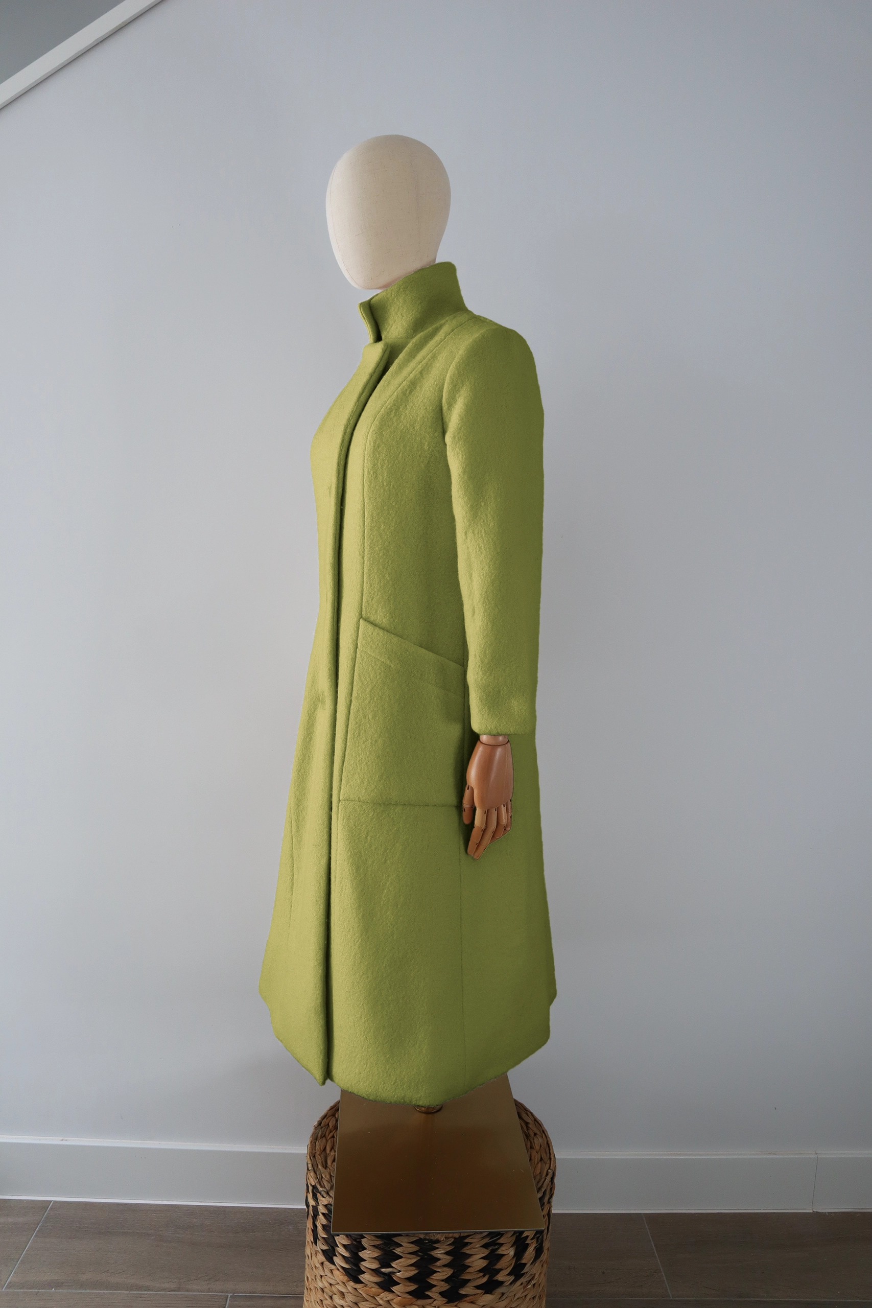 Abrigo Verde Oliva Lana Calefactable Mevak Costado