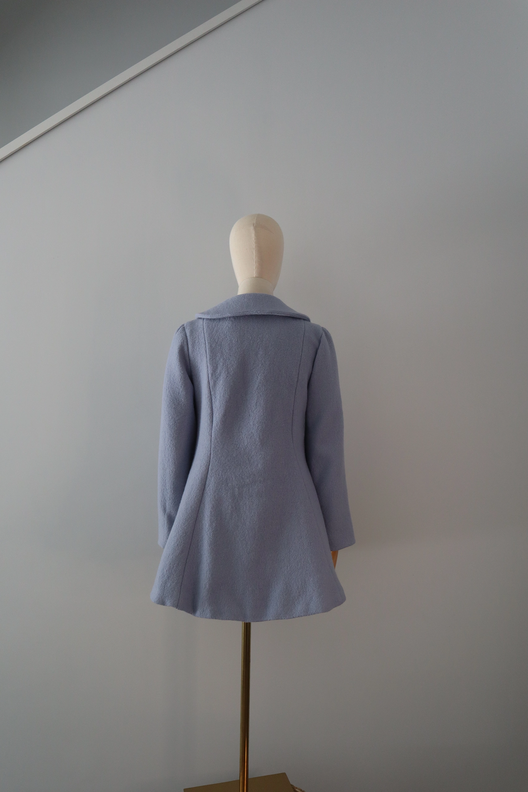 abrigo-azul-bebe-lana-calefactable-tiam-espalda Abrigo Azul Bebé Lana Calefactable Tiam Espalda