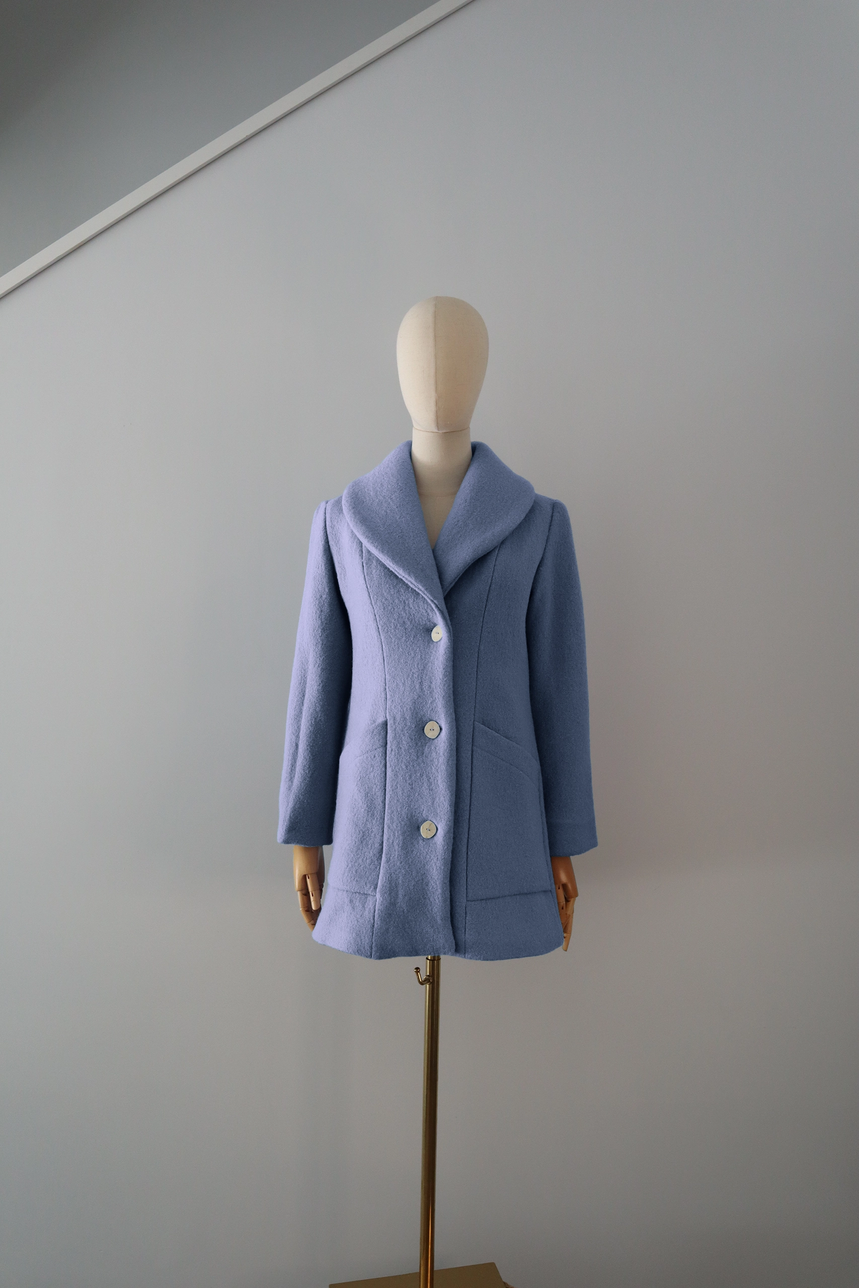 Abrigo Azul Cielo Lana Calefactable Abierto