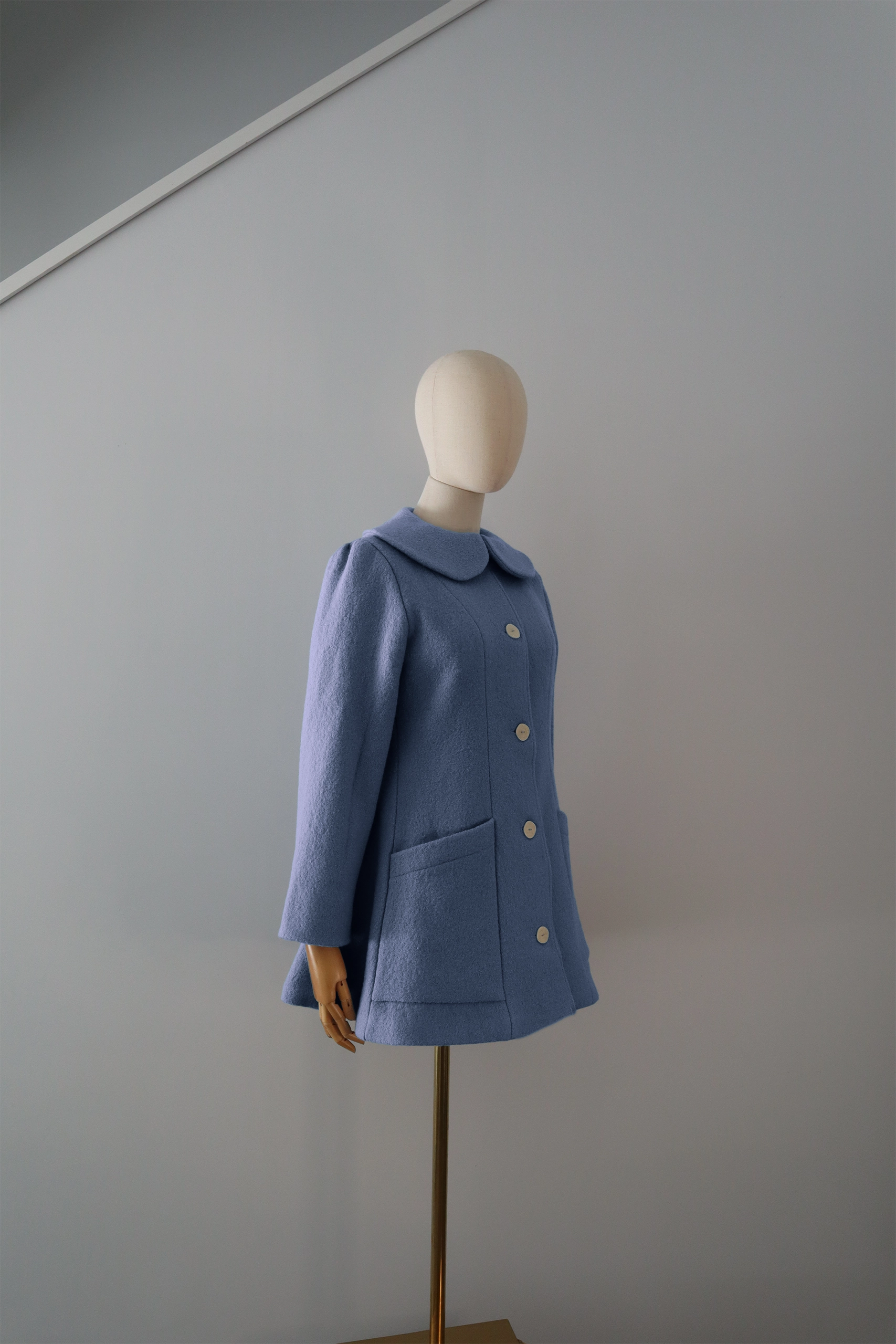 Abrigo Azul Cielo Lana Calefactable Tiam Costado