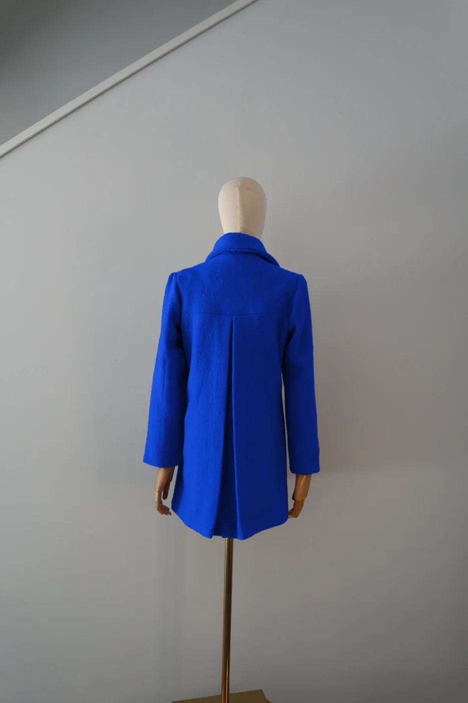 Abrigo Azul Eléctrico Lana Calefactable Kalon Espalda