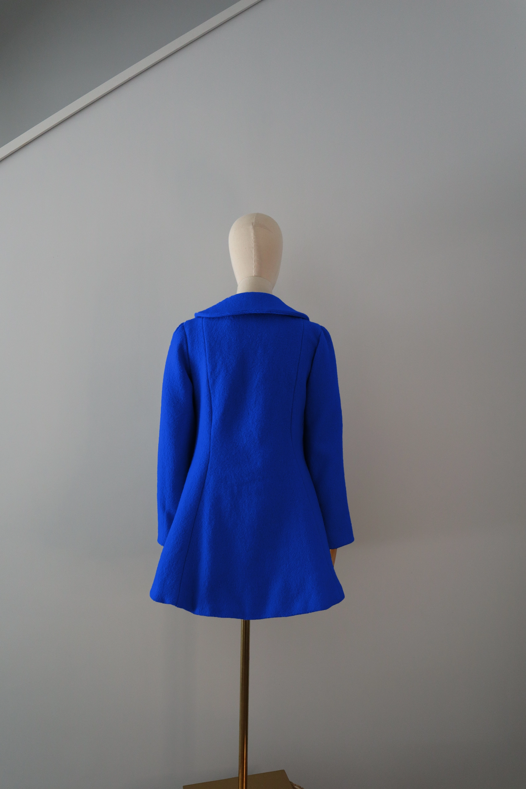 Abrigo Azul Eléctrico Lana Calefactable Tiam Espalda