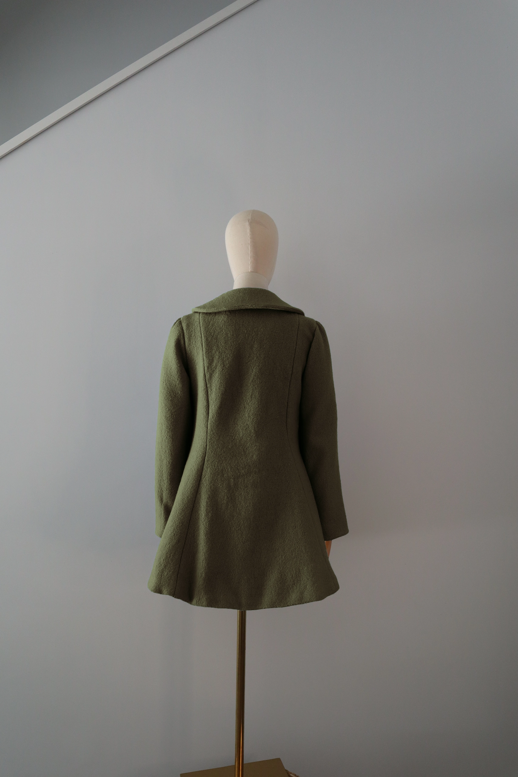 Abrigo Caqui Lana Calefactable Tiam Espalda