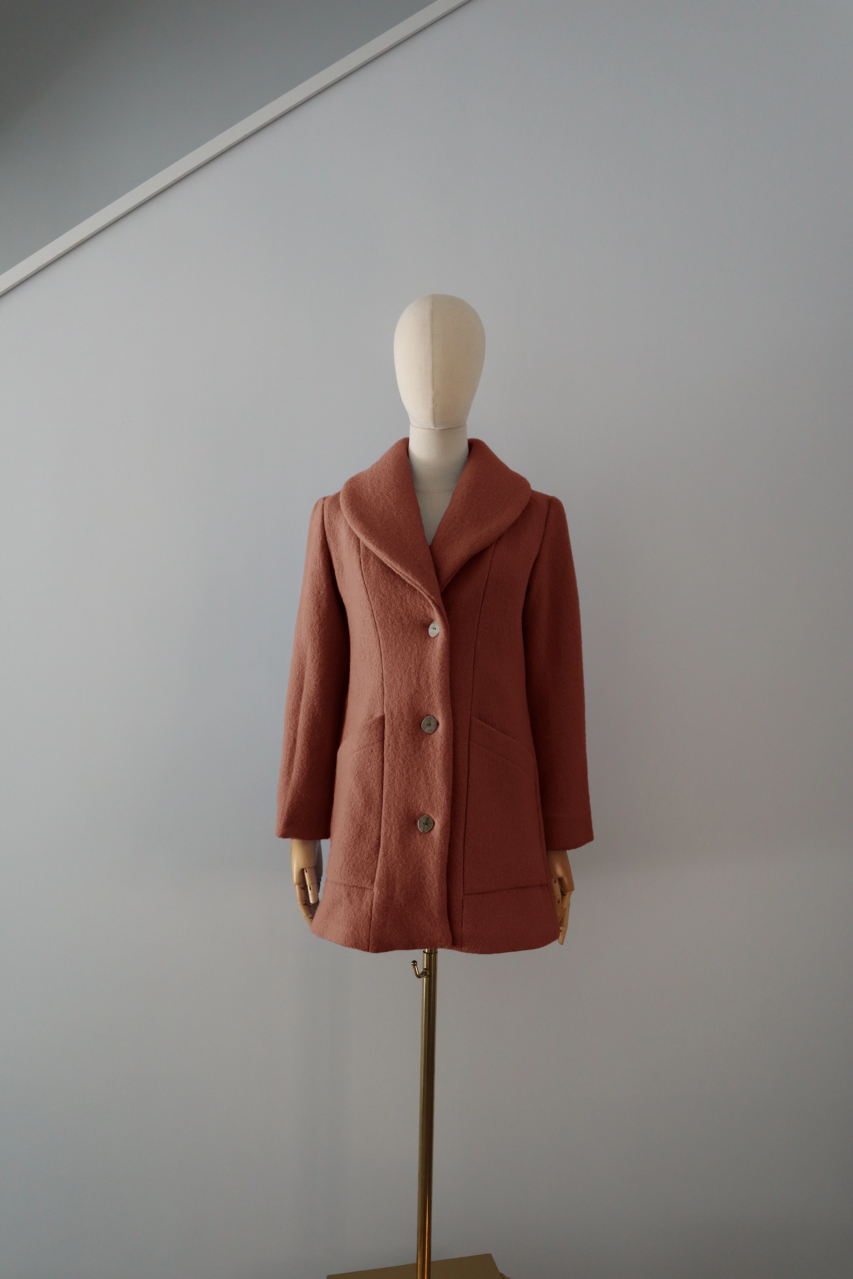 Abrigo Ladrillo Lana Calefactable Kalon Abierto