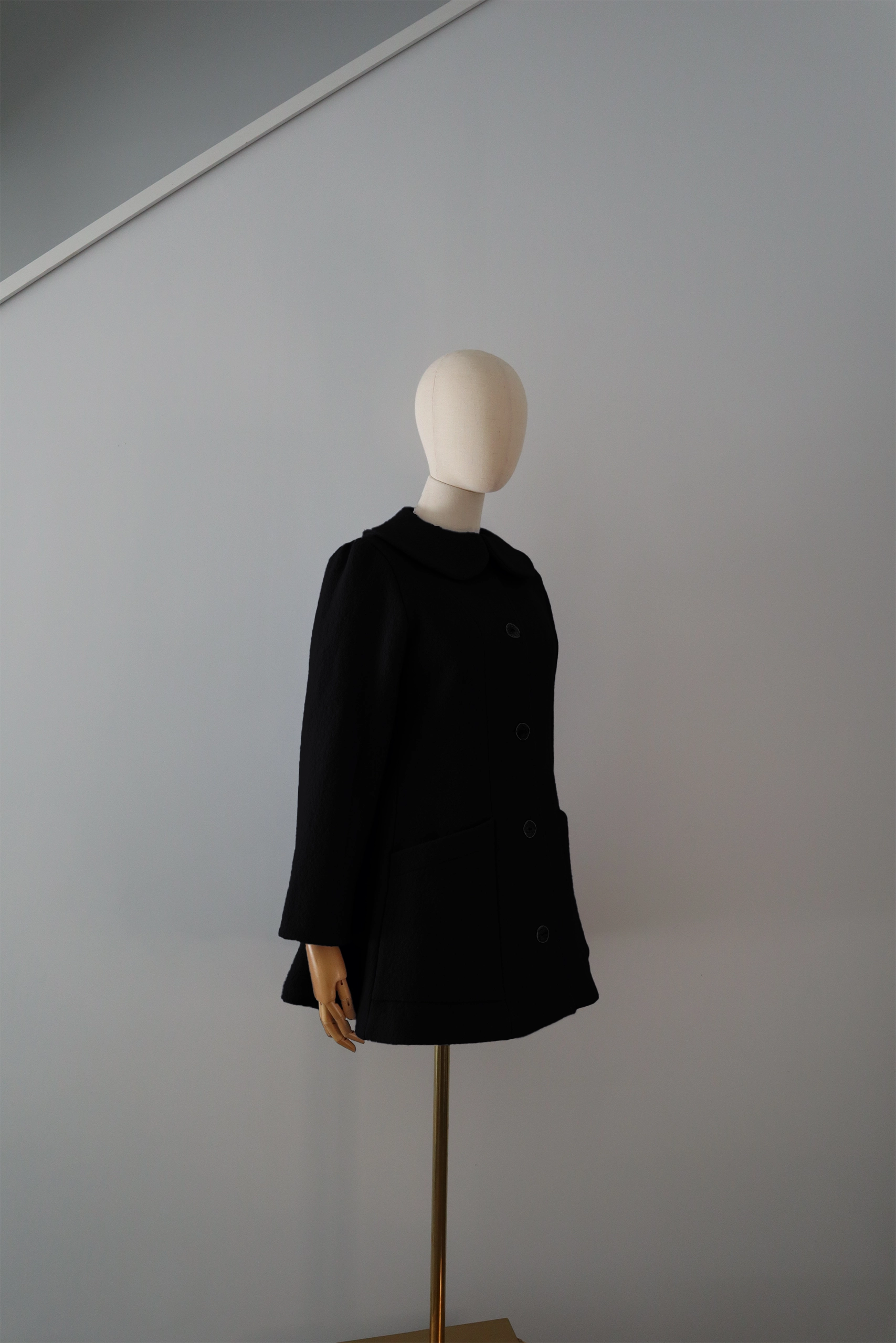 abrigo-negro-lana-calefactable-tiam-costado Abrigo Negro Lana Calefactable Tiam Costado