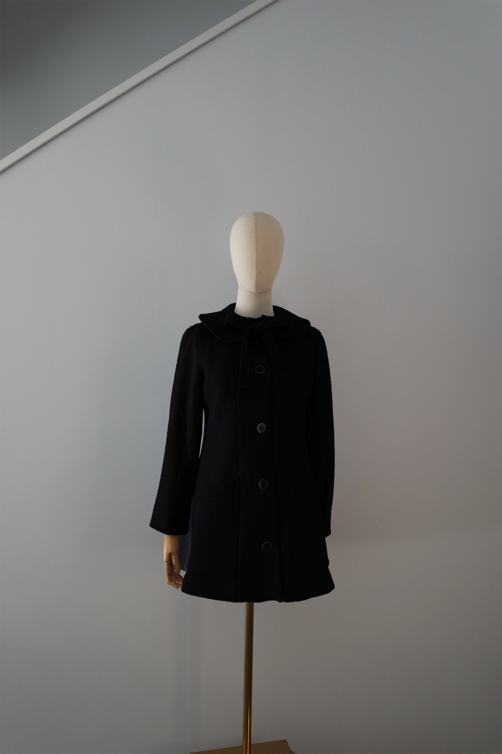 abrigo-negro-lana-calefactable-tiam-lazo Abrigo Negro Lana Calefactable Tiam Lazo