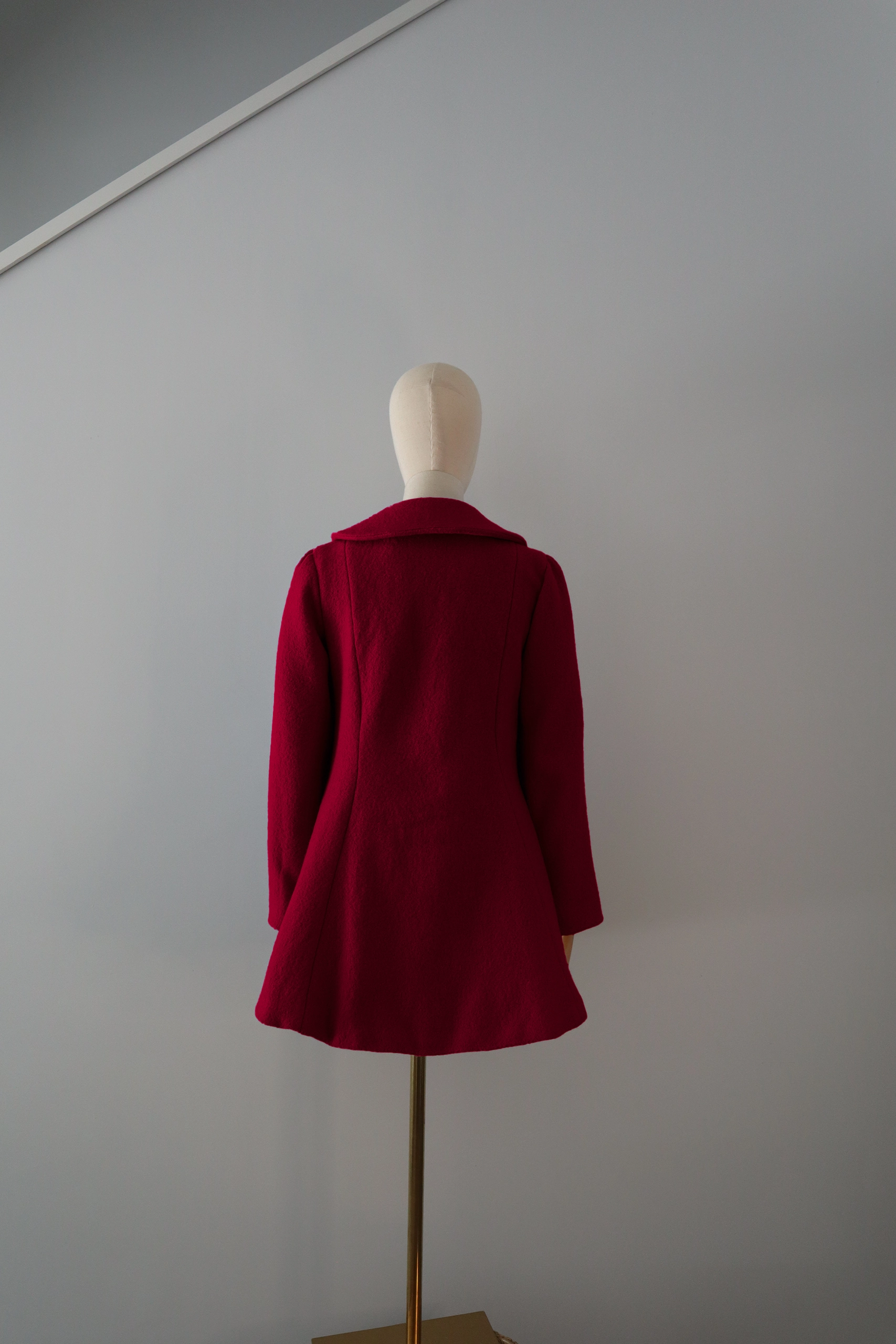 abrigo-rojo-lana-calefactable-tiam-espalda Abrigo Rojo Lana Calefactable Tiam Espalda