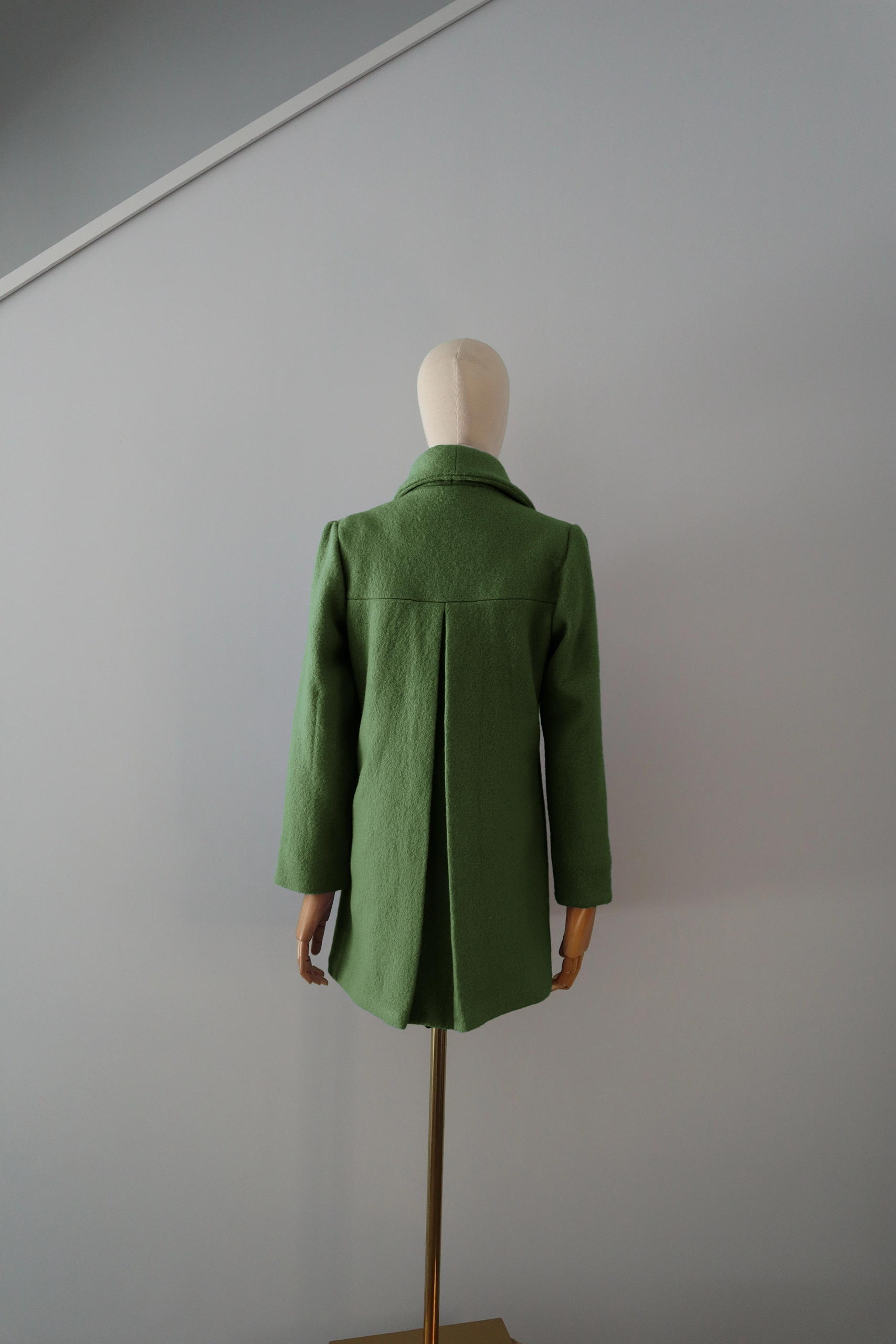 Abrigo Verde Lana Calefactable Kalon Espalda