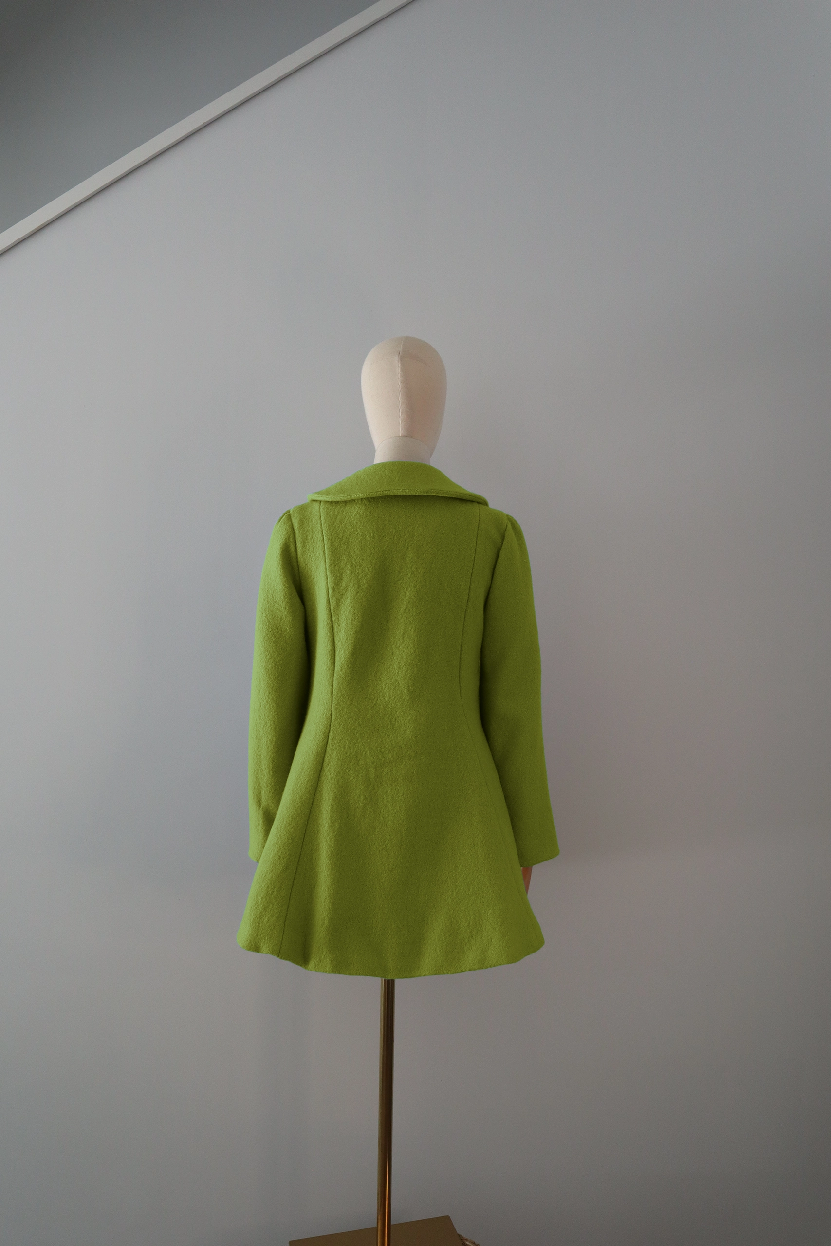 Abrigo Verde Oliva Lana Calefactable Tiam Espalda