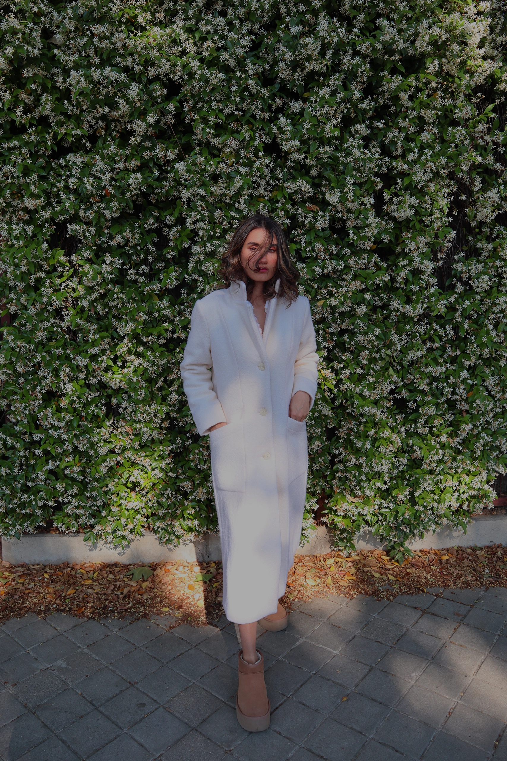 foto abrigo mevak blanco roto cuerpo cerrado