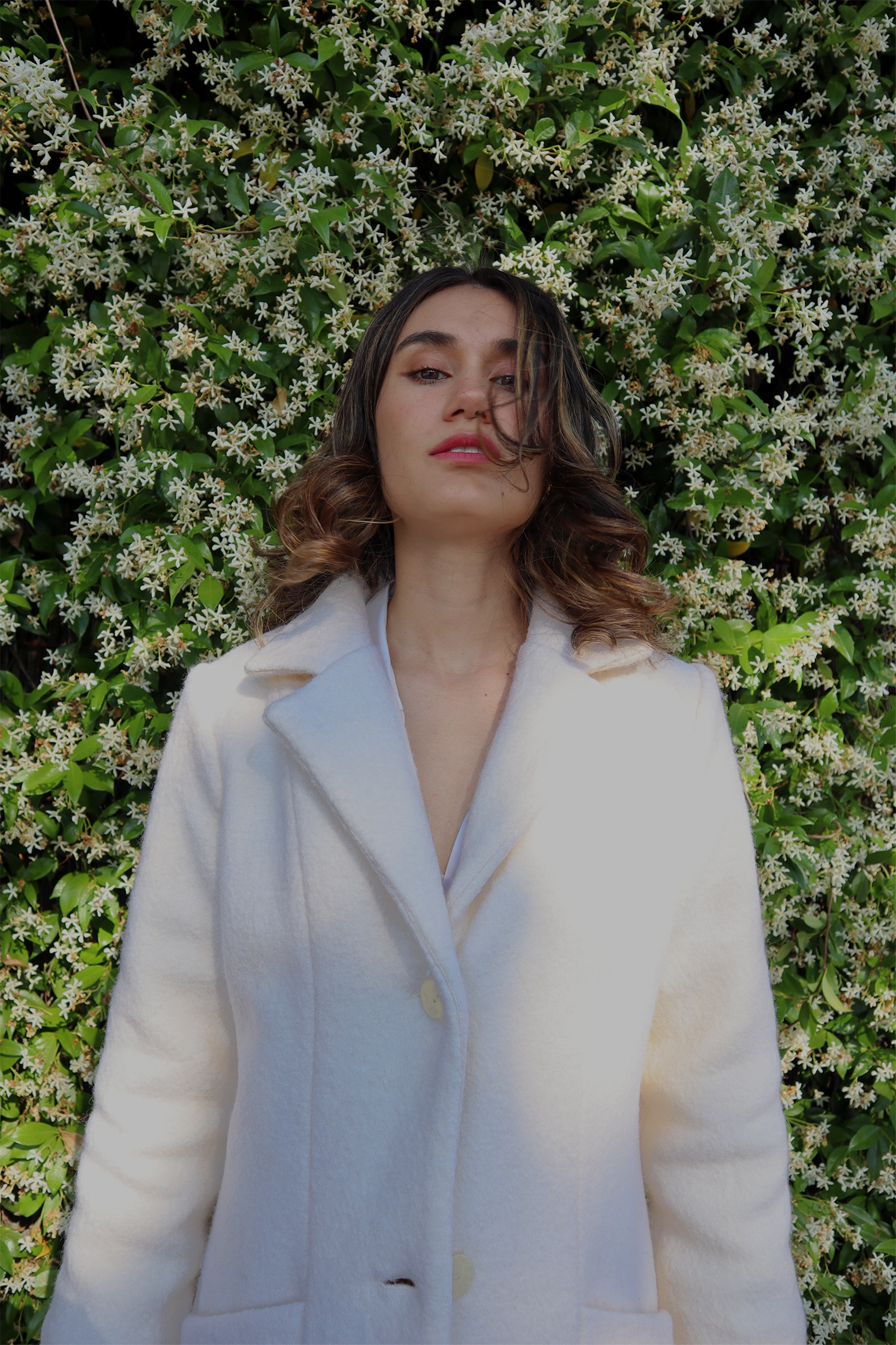 Foto Abrigo Mevak Blanco Roto Cuello Abierto