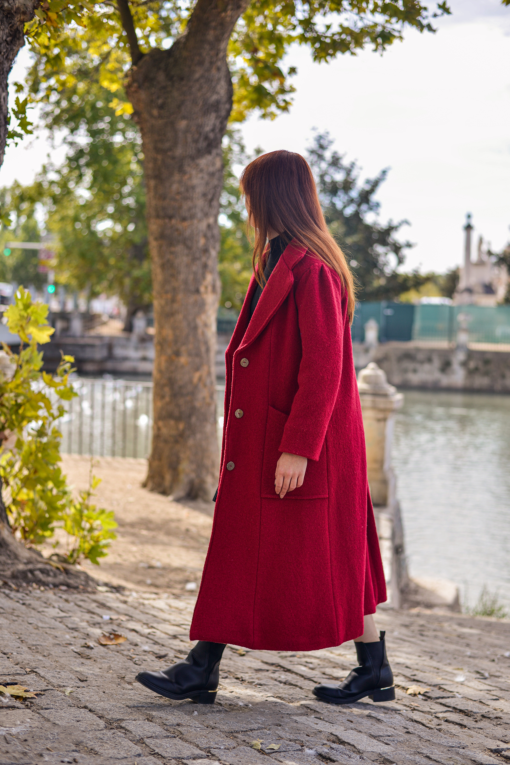 Abrigo Mevak Rojo Maria perfil