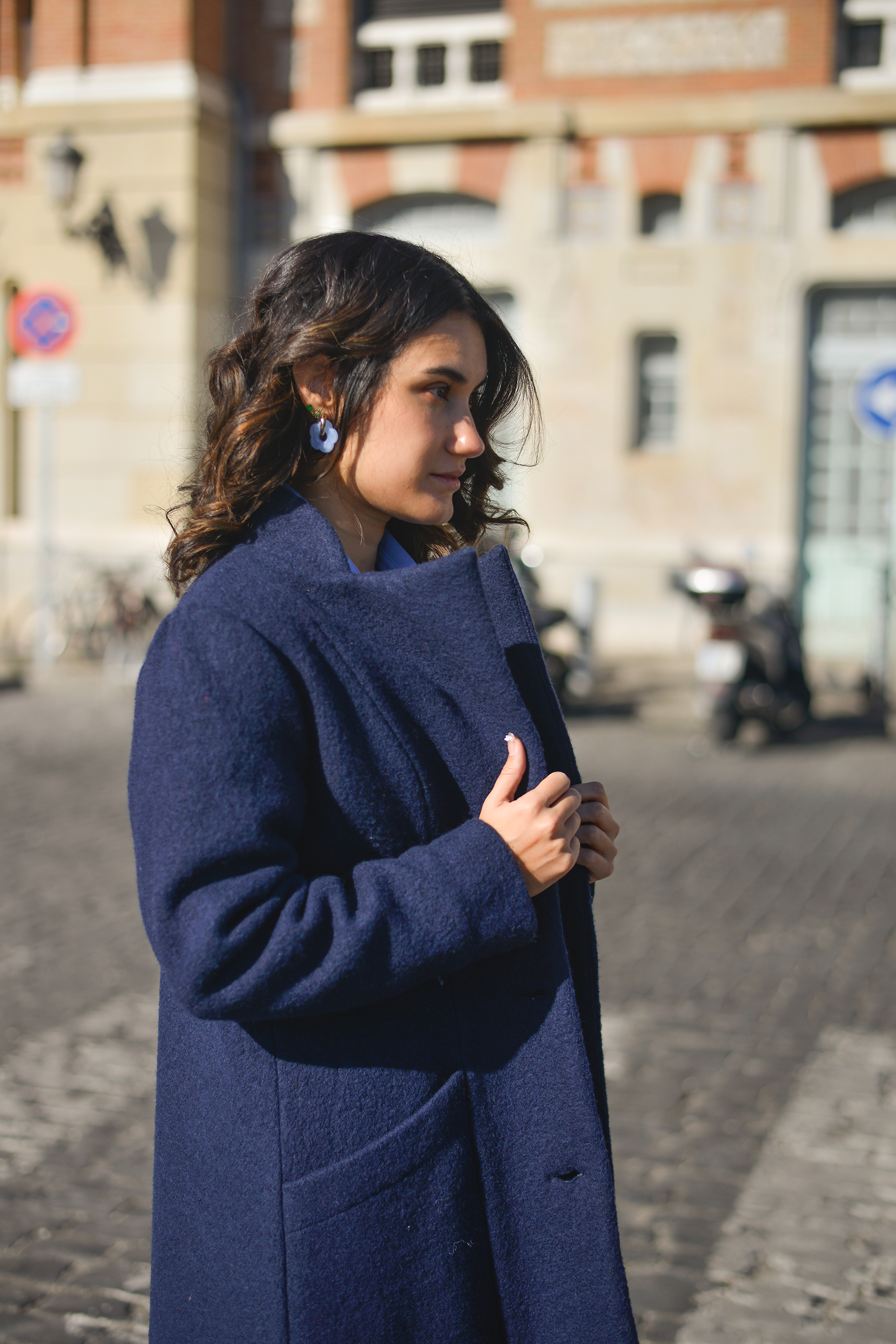 Abrigo Sisu azul marino cuello