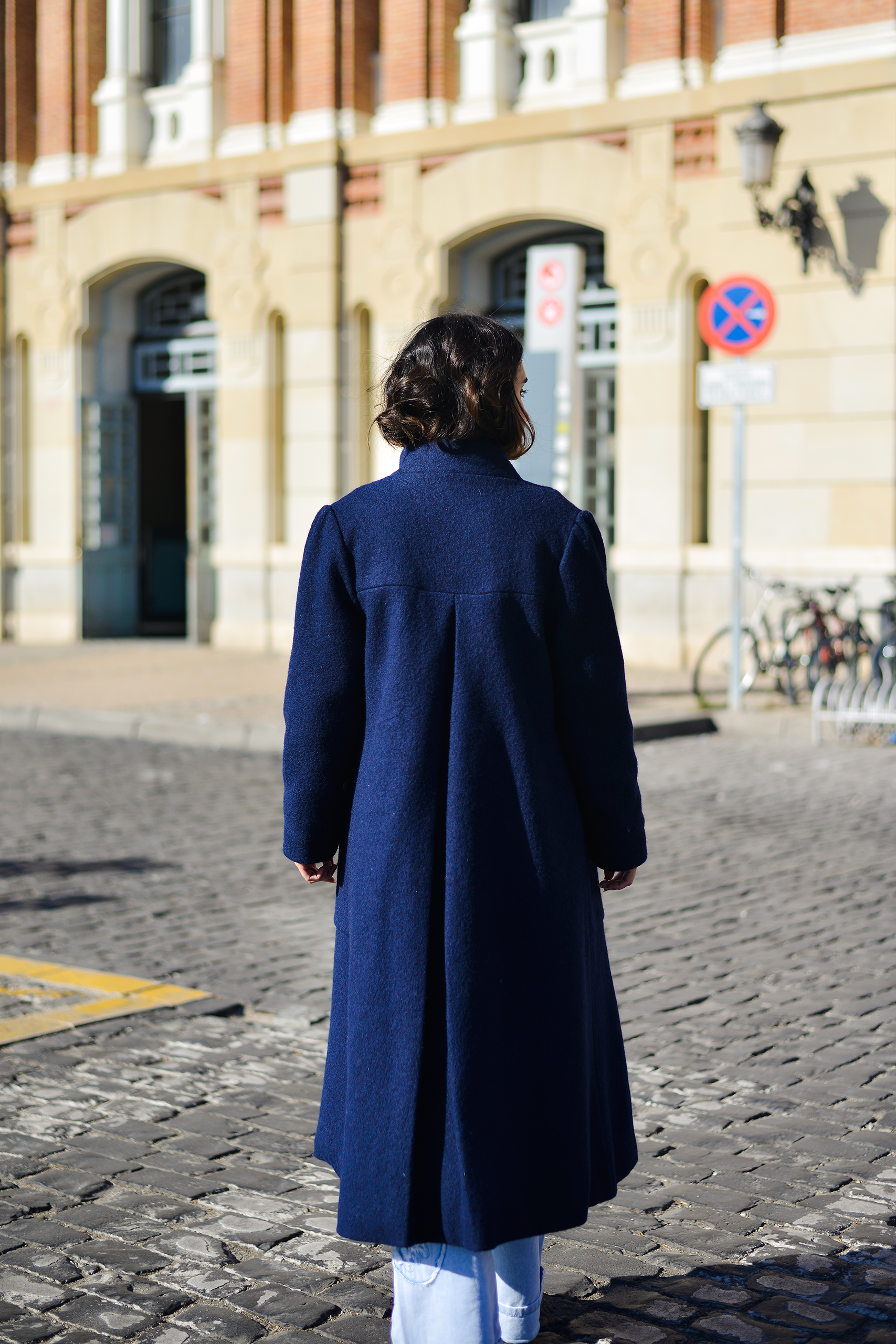 Abrigo Sisu azul marino espalda