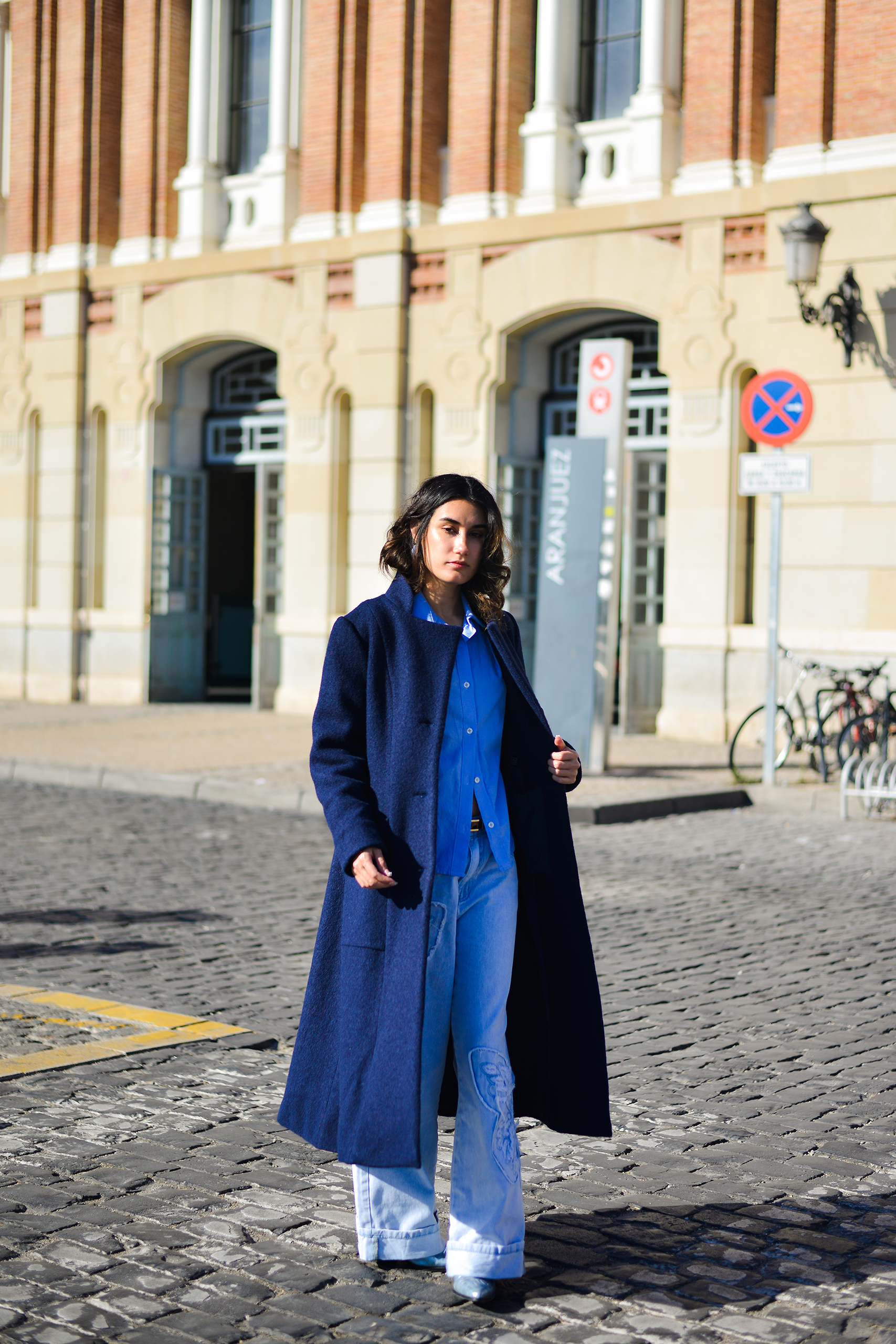 Abrigo Sisu azul marino frente